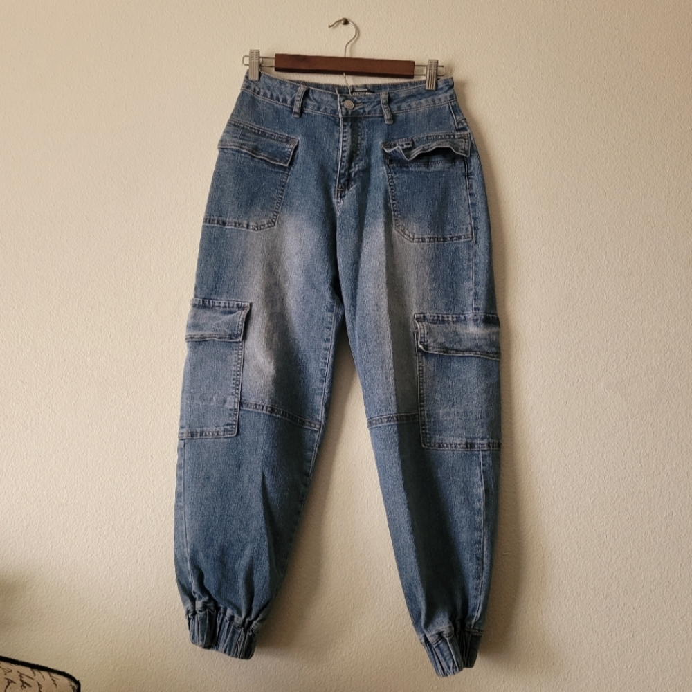 🖤Hot Topic Light Indigo Cargo Denim Jogger Pants